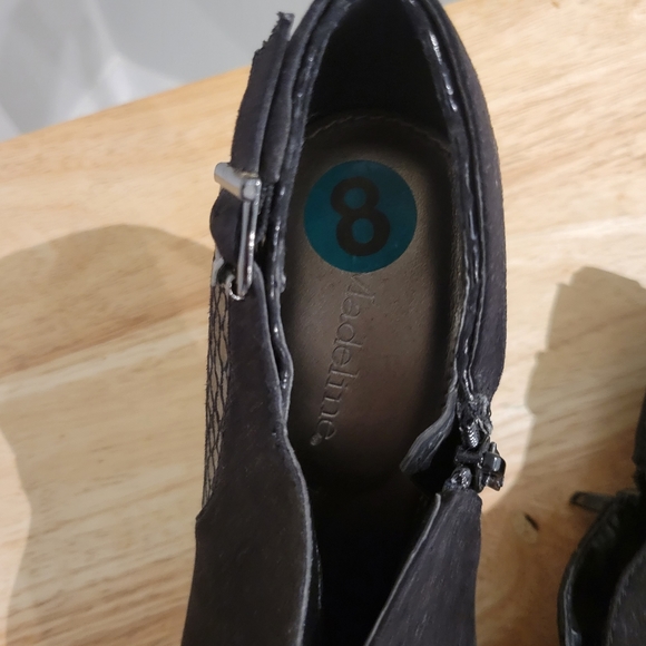 Black shoes - Picture 5 of 9